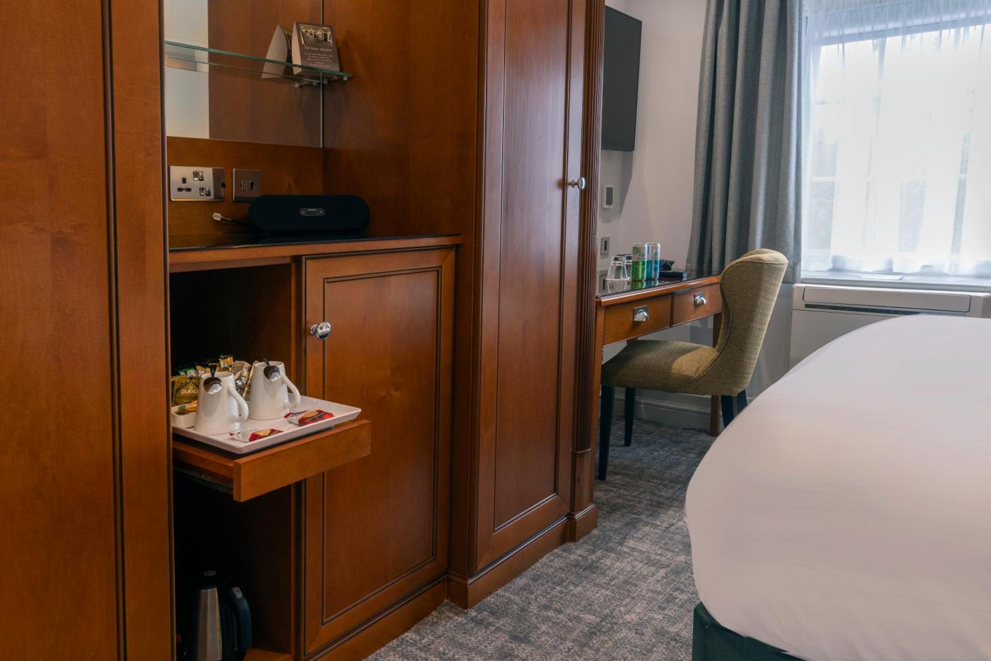 Crowne Plaza East Midlands Airport By Ihg Hotell Derby Exteriör bild